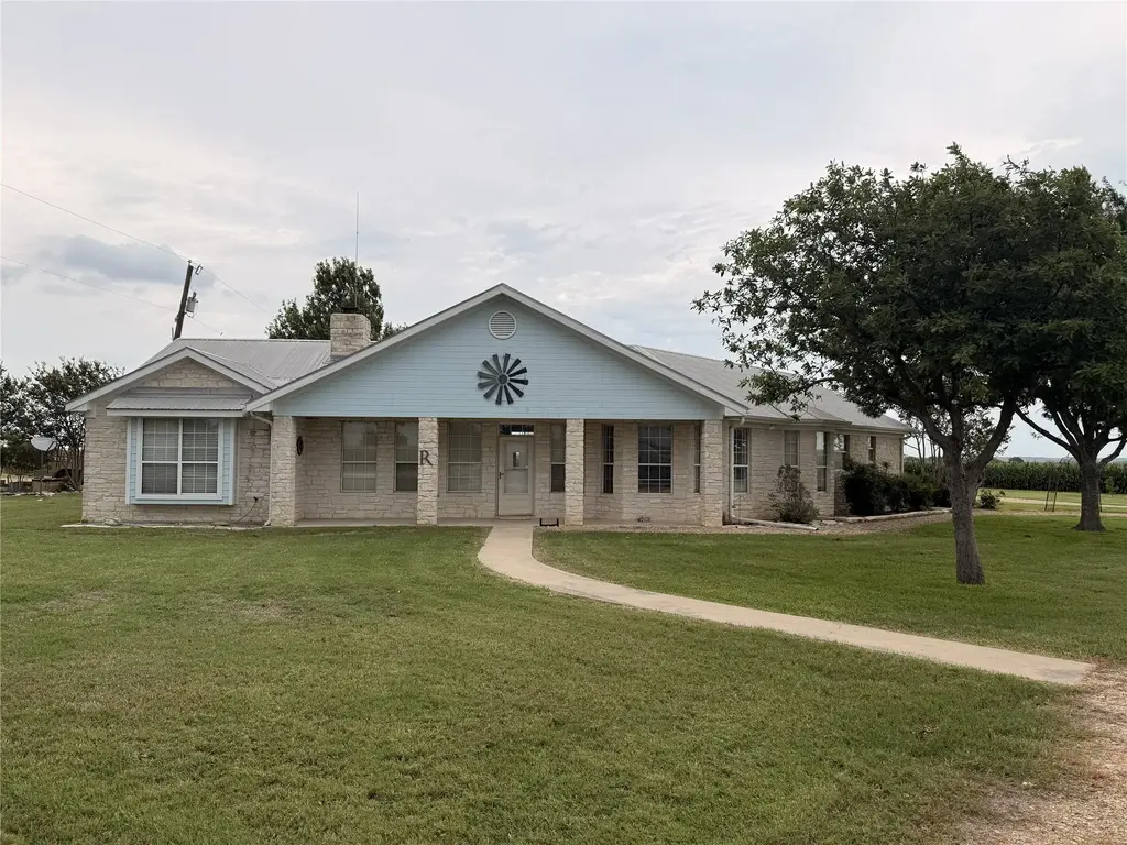 5600 Fm 1466, Coupland