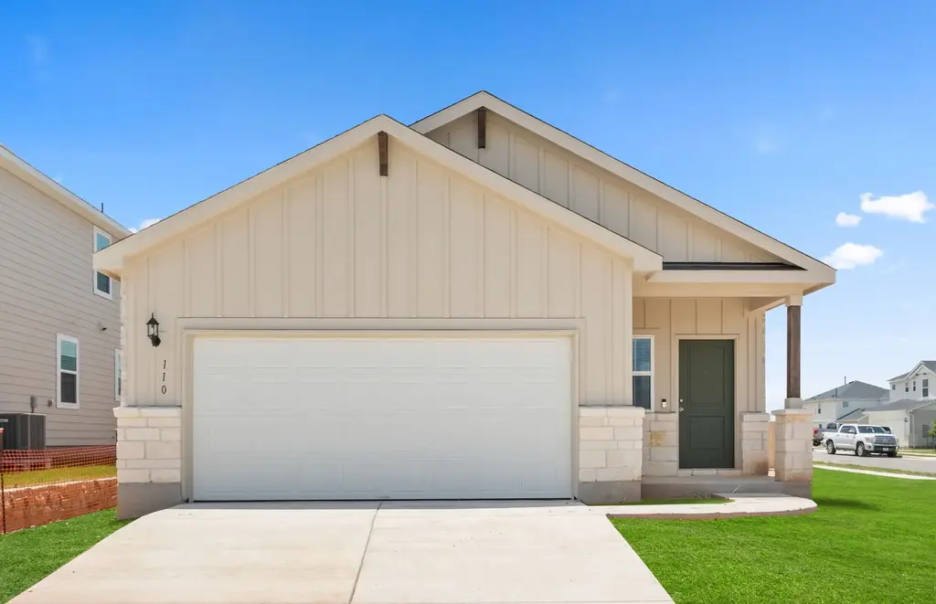 110 Golden Bell Way, Buda