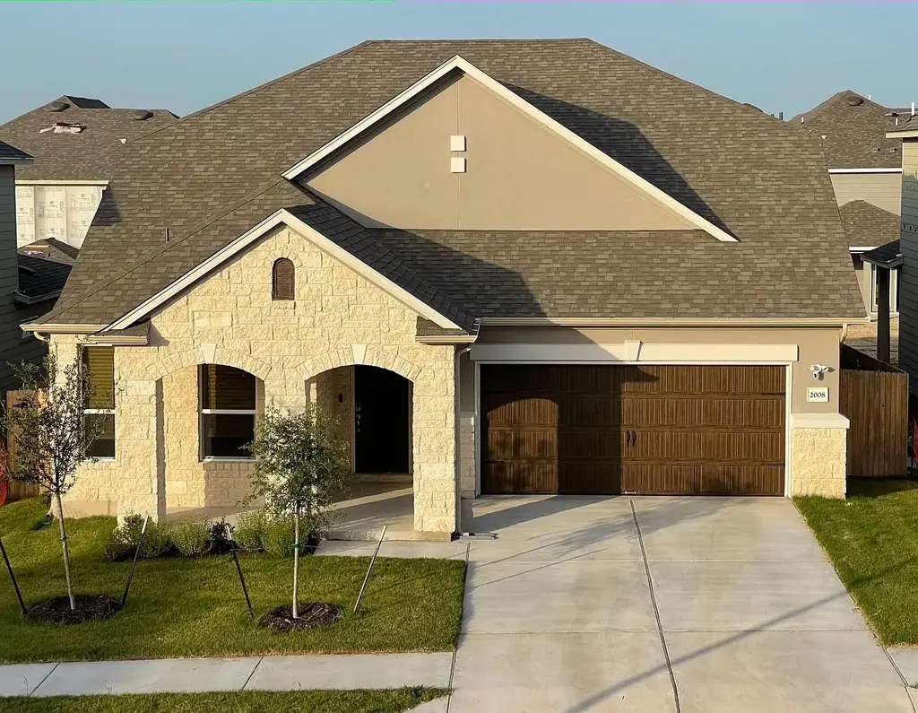 2008 Alexander Oaks Drive, Leander