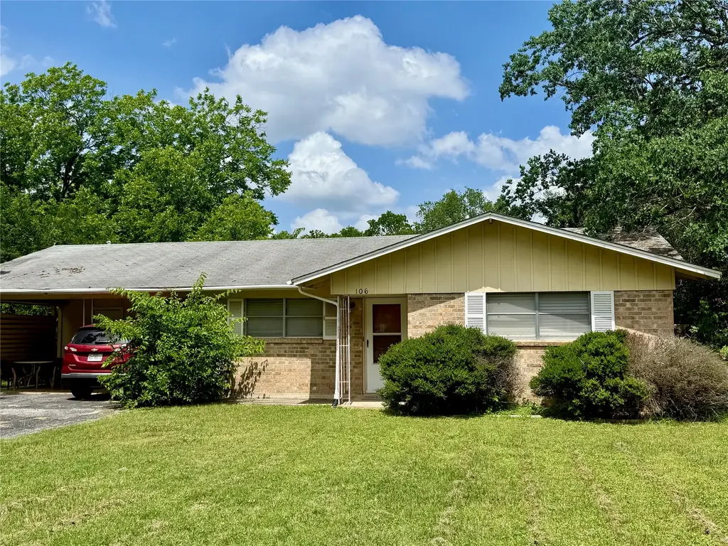 106 San Jacinto Street, Lockhart