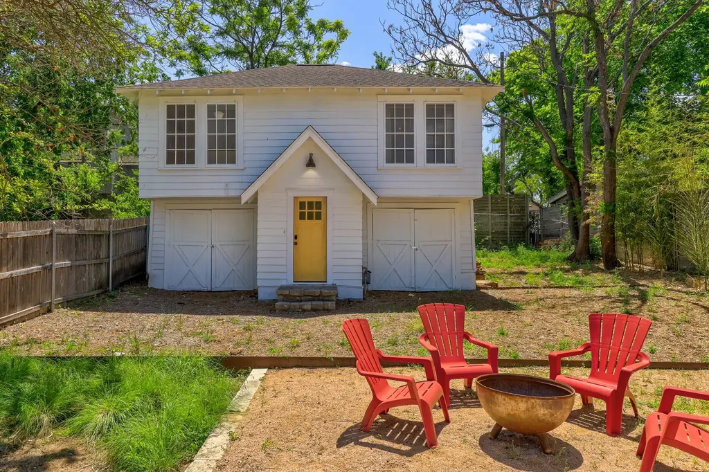305 Lockhart Drive Unit B, Austin