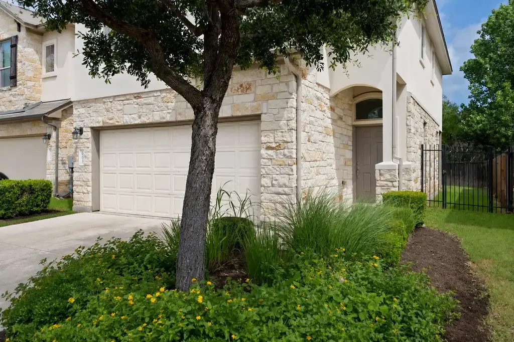 1401 Little Elm Trail 203, Cedar Park