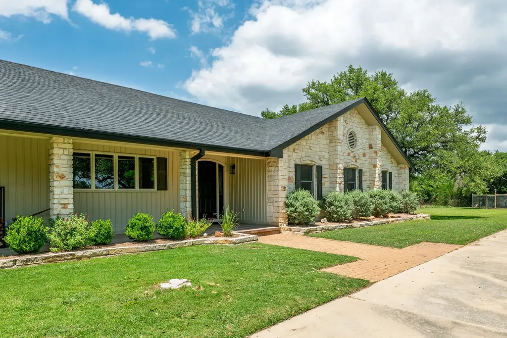 320 Greenridge Road, Georgetown