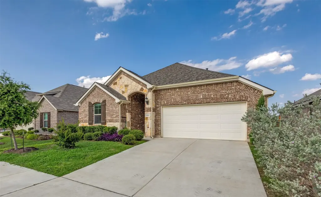 2212 Mcclendon Trail, Leander