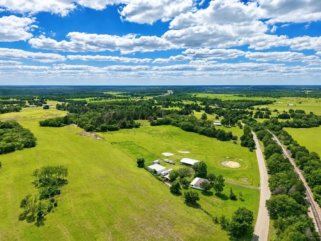 405 Old Highway 20 Highway, McDade