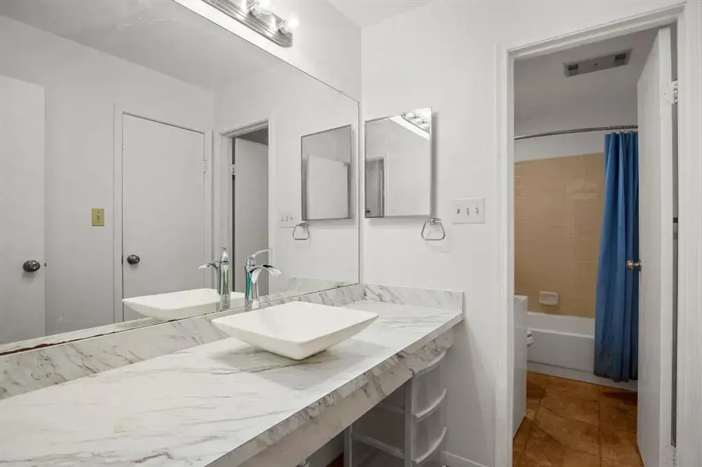 2217 W San Gabriel Street 304, Austin
