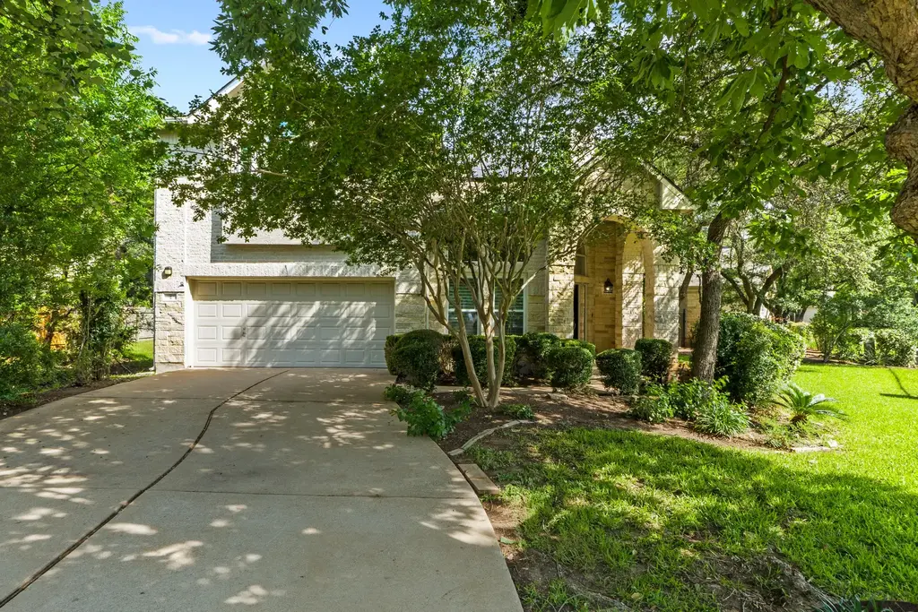 2 Muirfield Greens Lane, Lakeway