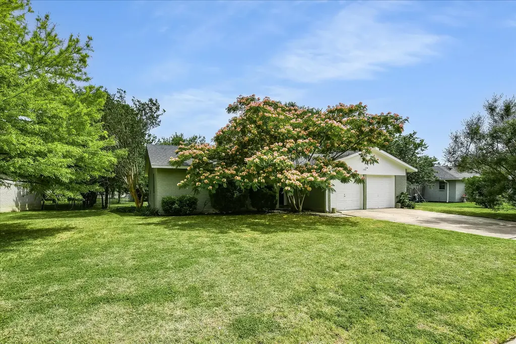 1103 Green Meadow Drive, Round Rock