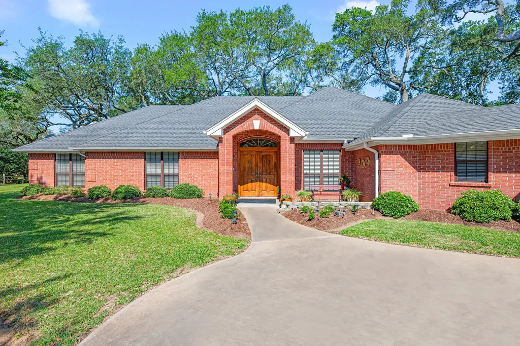 119 Creek Bend Lane, Columbus