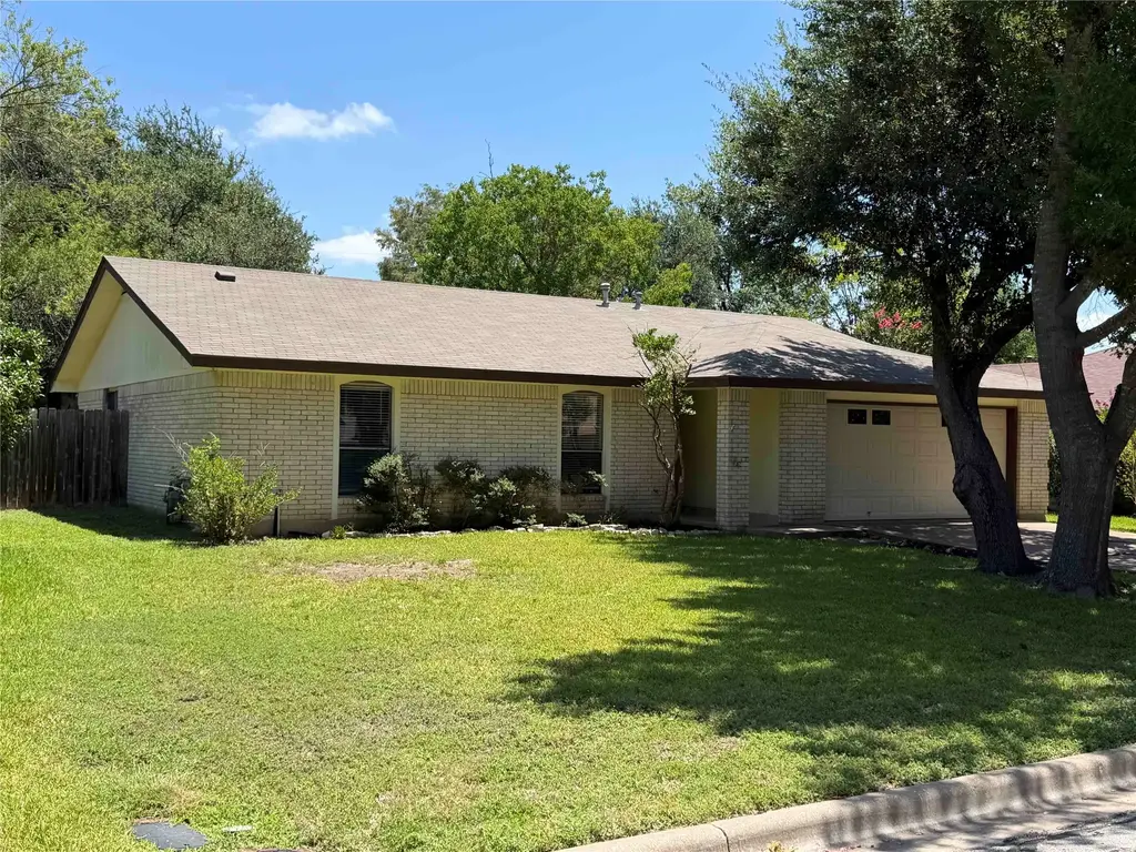 606 Brookhollow Drive, Pflugerville