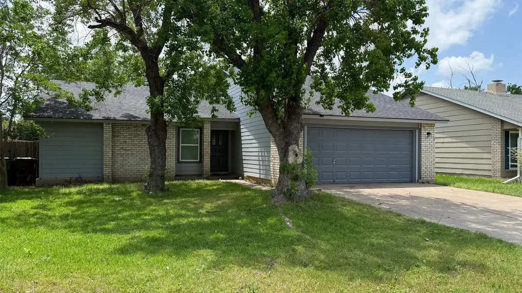 1307 Wroxton Way, Round Rock
