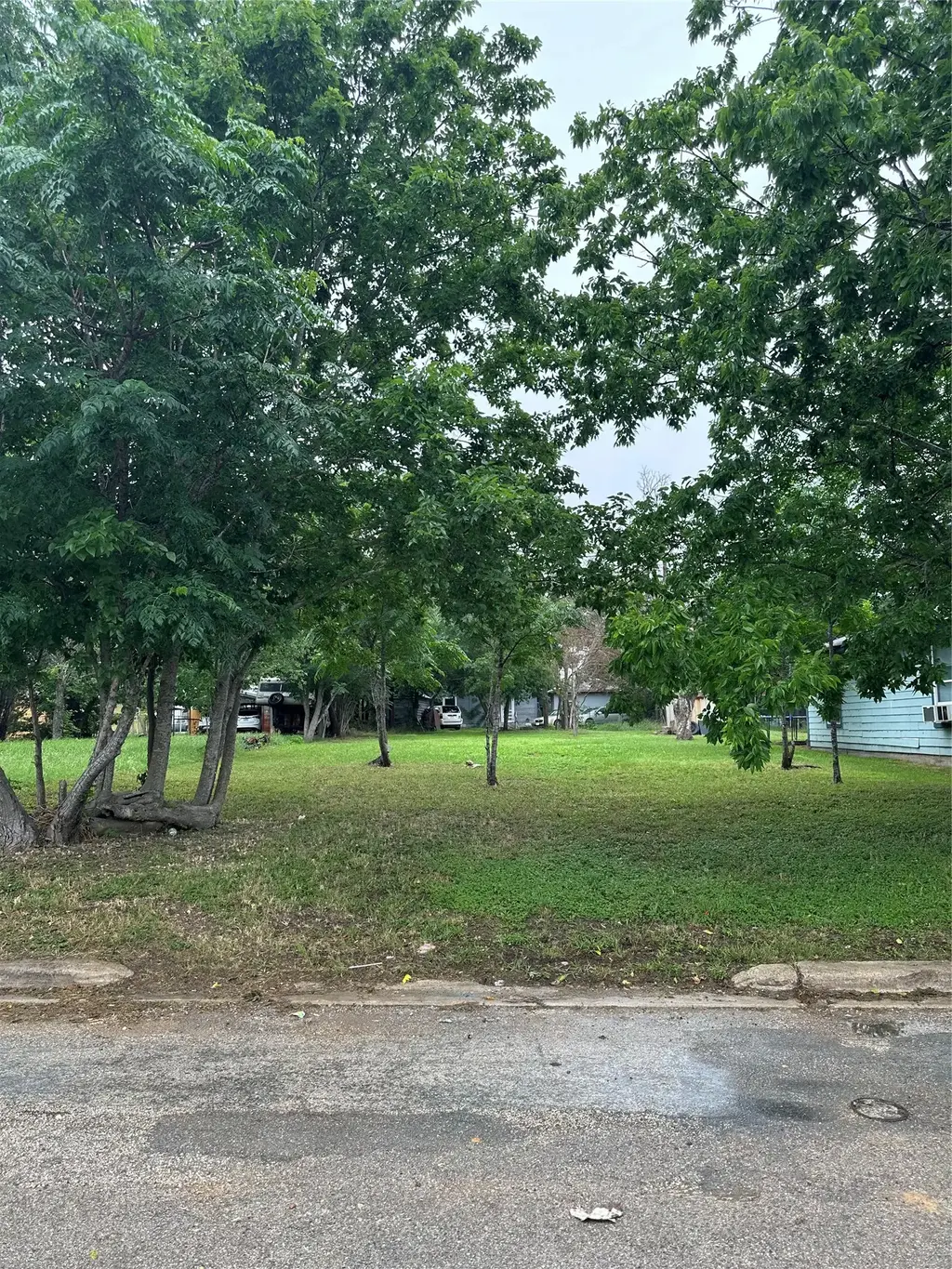 608 Lamar Street, Luling
