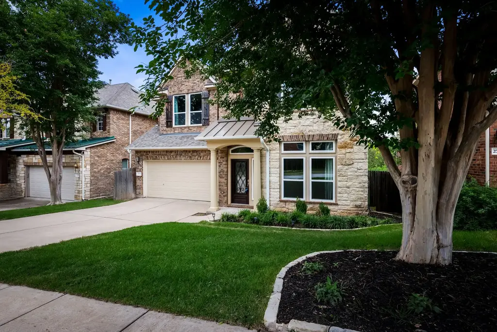2705 Golden Gate Park, Austin