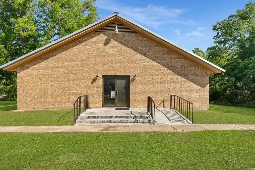 345 W Bell Avenue, Rockdale