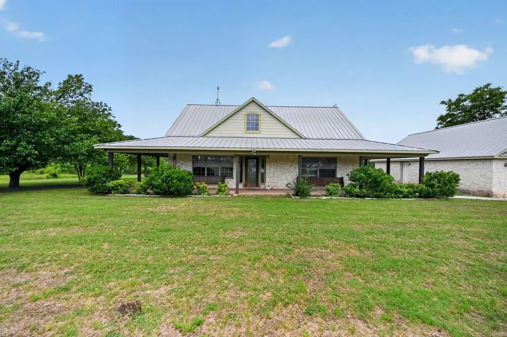 1410 County Road 258, Bertram