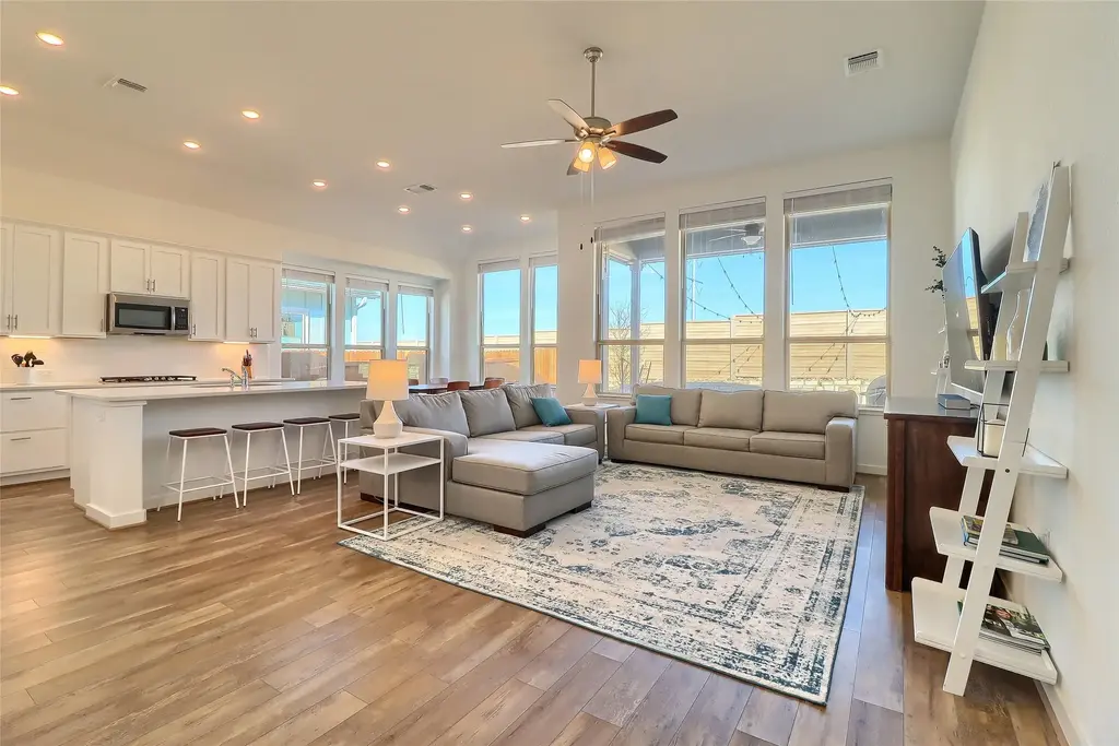 11609 American Mustang Loop, Manor
