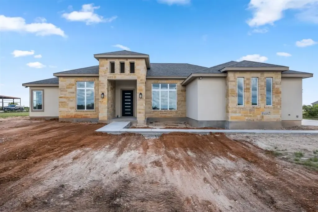 123 Lila Lane, Bertram