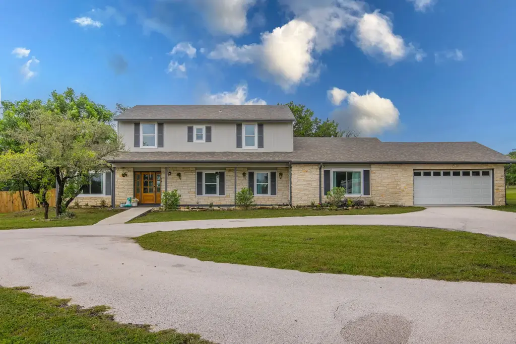 411 Carriage Oaks Drive, Liberty Hill