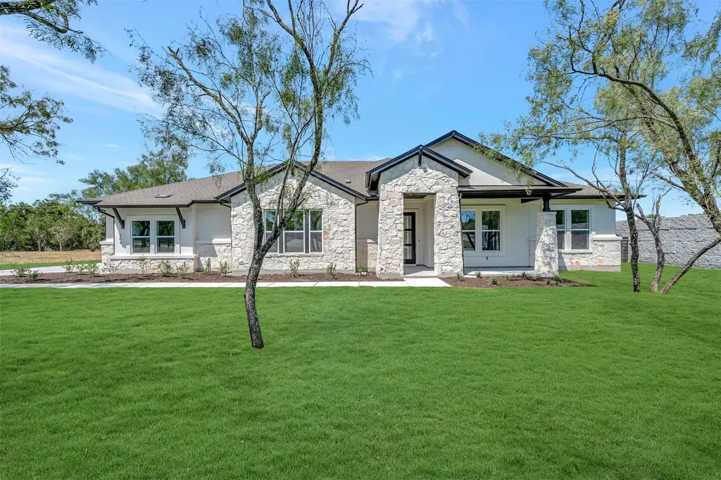 104 Rees Landing Road, Spicewood
