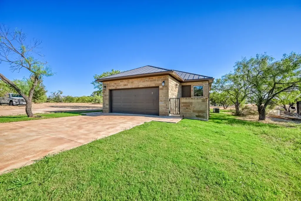 302 Parallel Circle, Horseshoe Bay