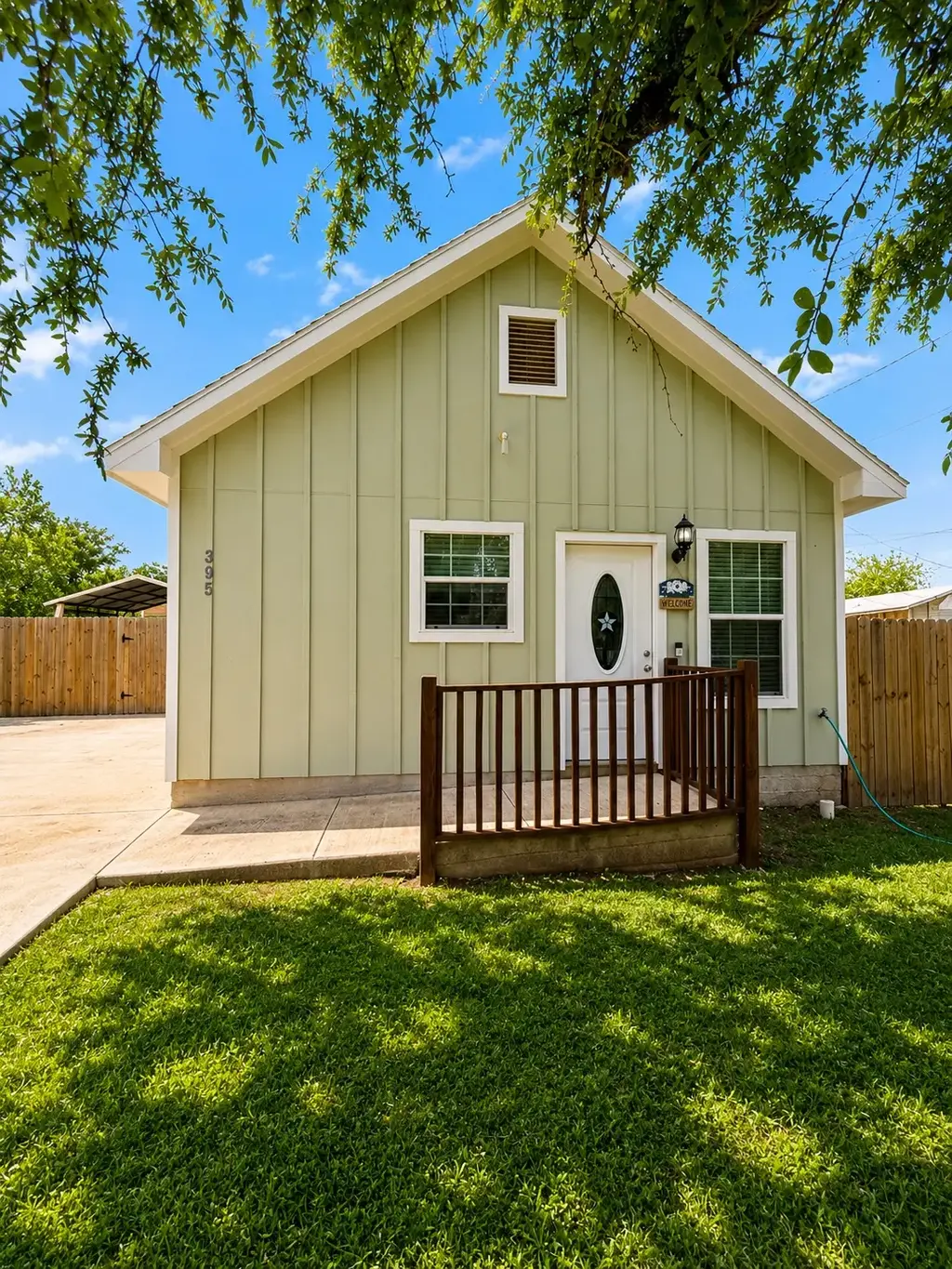 395 Willow Avenue, Luling