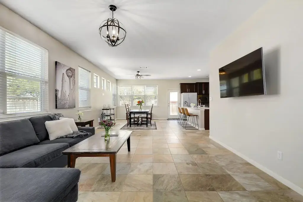 1332 Central Park Court, Austin