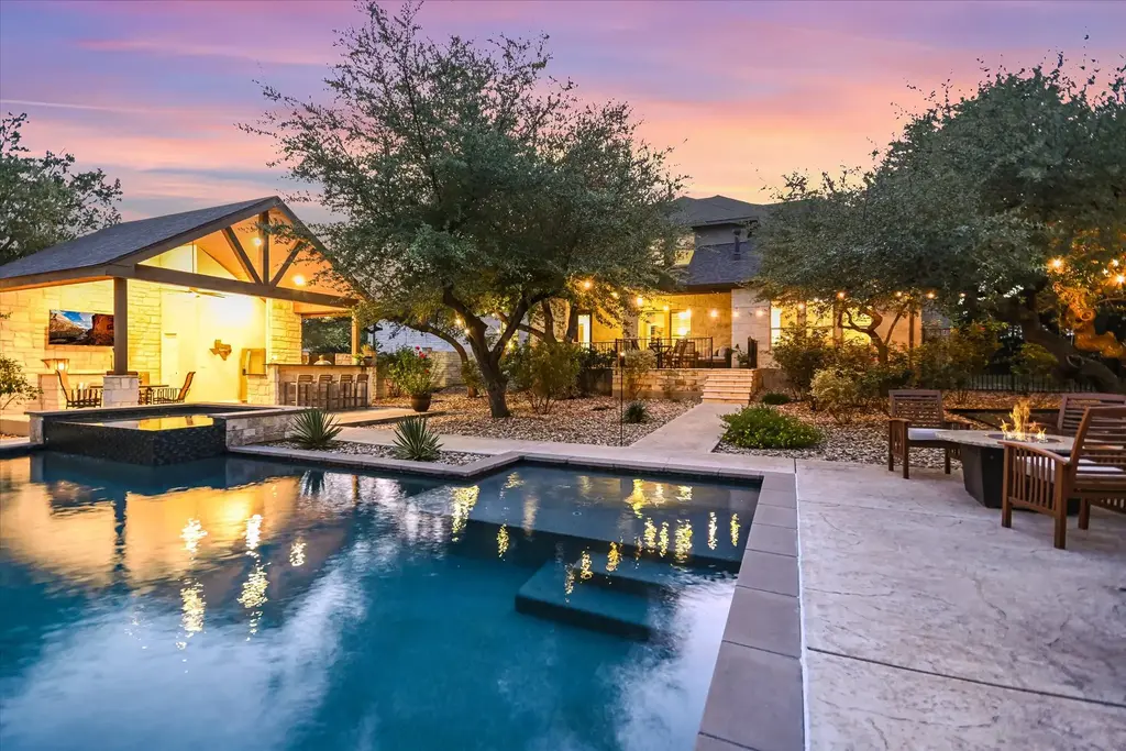 465 Lloyd Lane, Dripping Springs