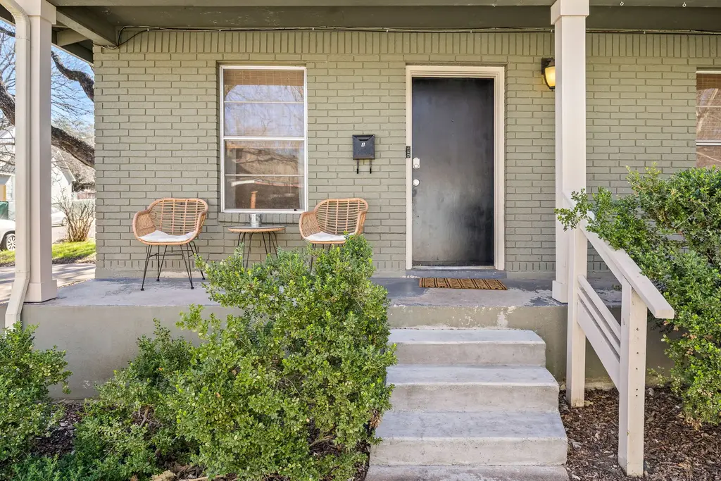 2405 La Casa Drive A, Austin