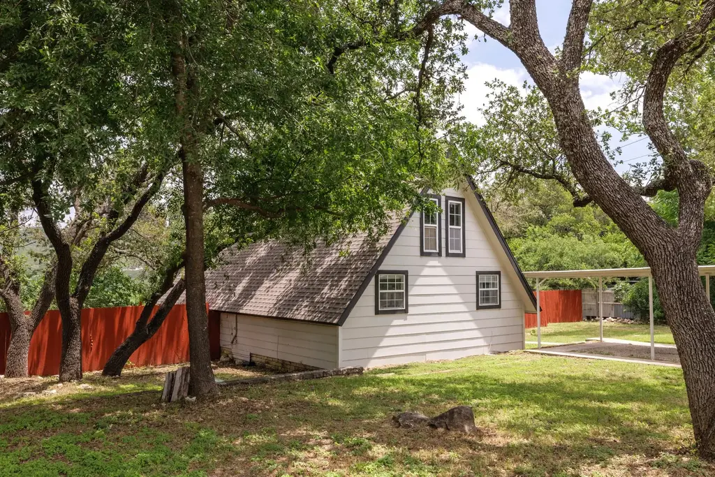 11603 Travis Street, Jonestown