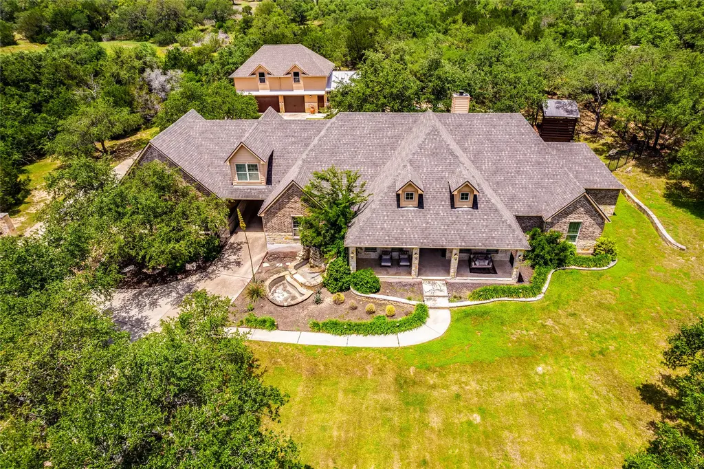 530 Woodland Drive, Driftwood