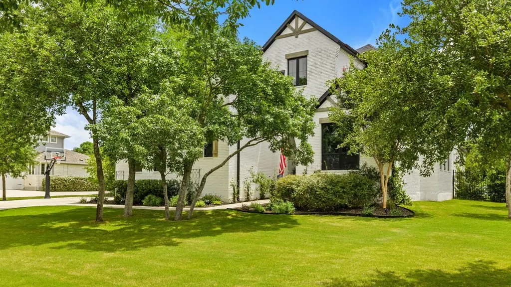 Photo of Listing #1653049