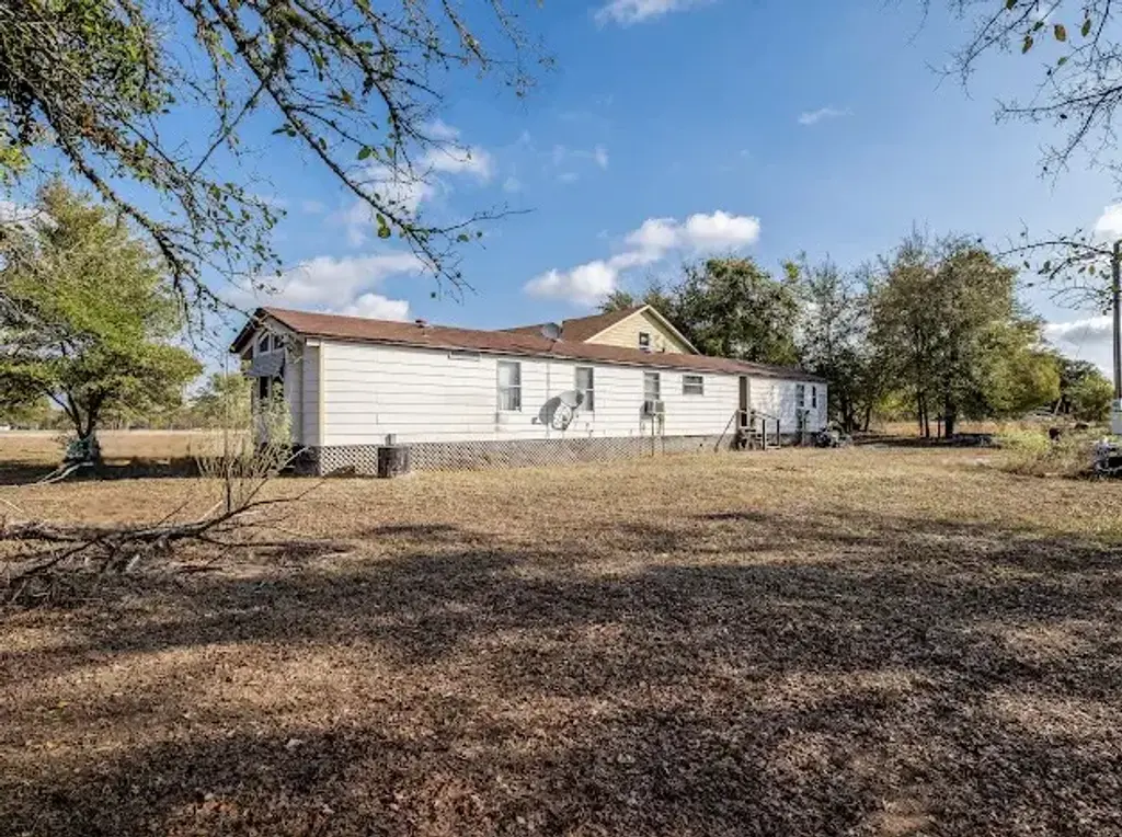 119 E Clearview Cemetery Road, Bastrop