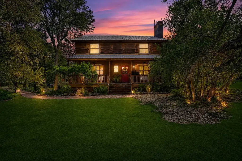 220 River Rapids Road, Wimberley