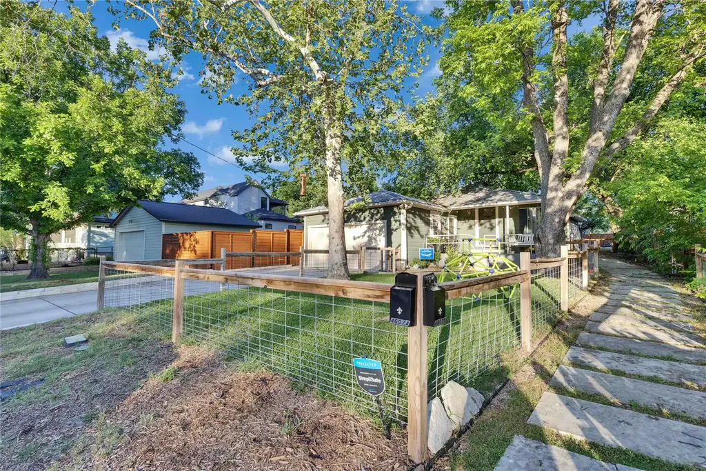 4607 Evans Avenue B, Austin