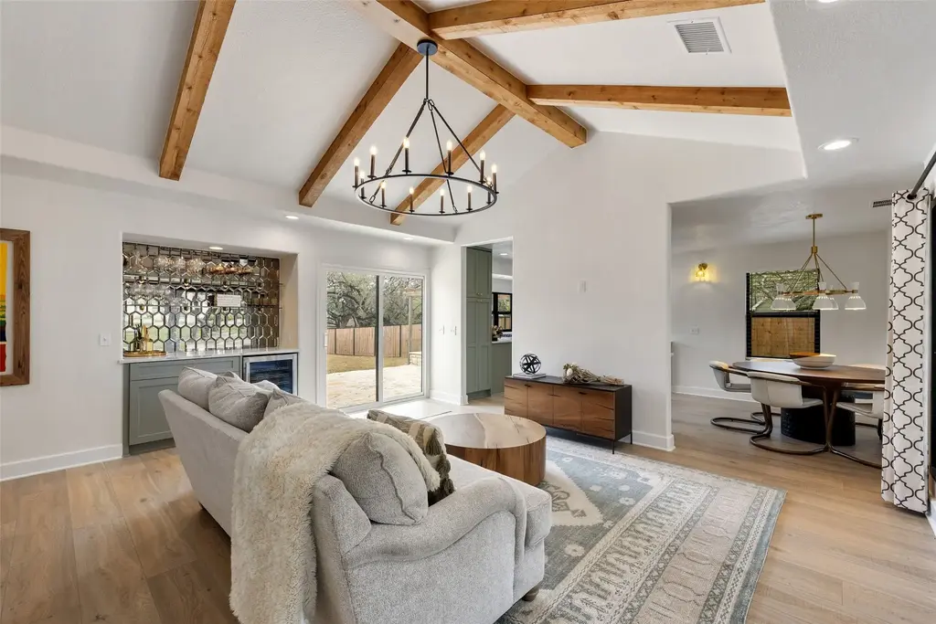 607 Liveoak Drive, Johnson City