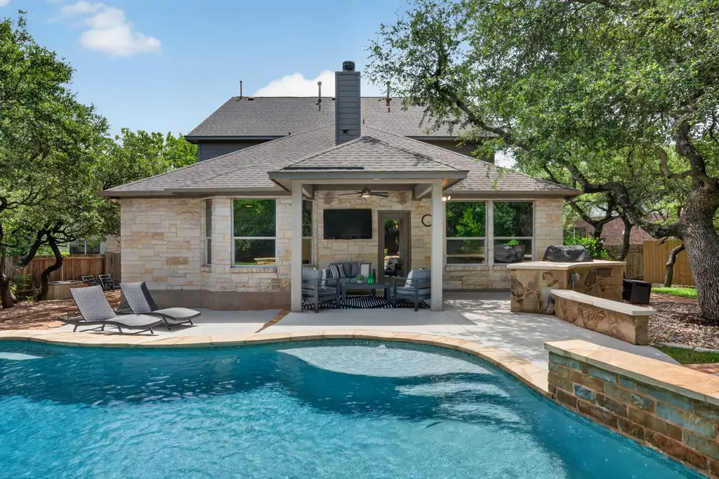 8025 Levata Drive, Austin