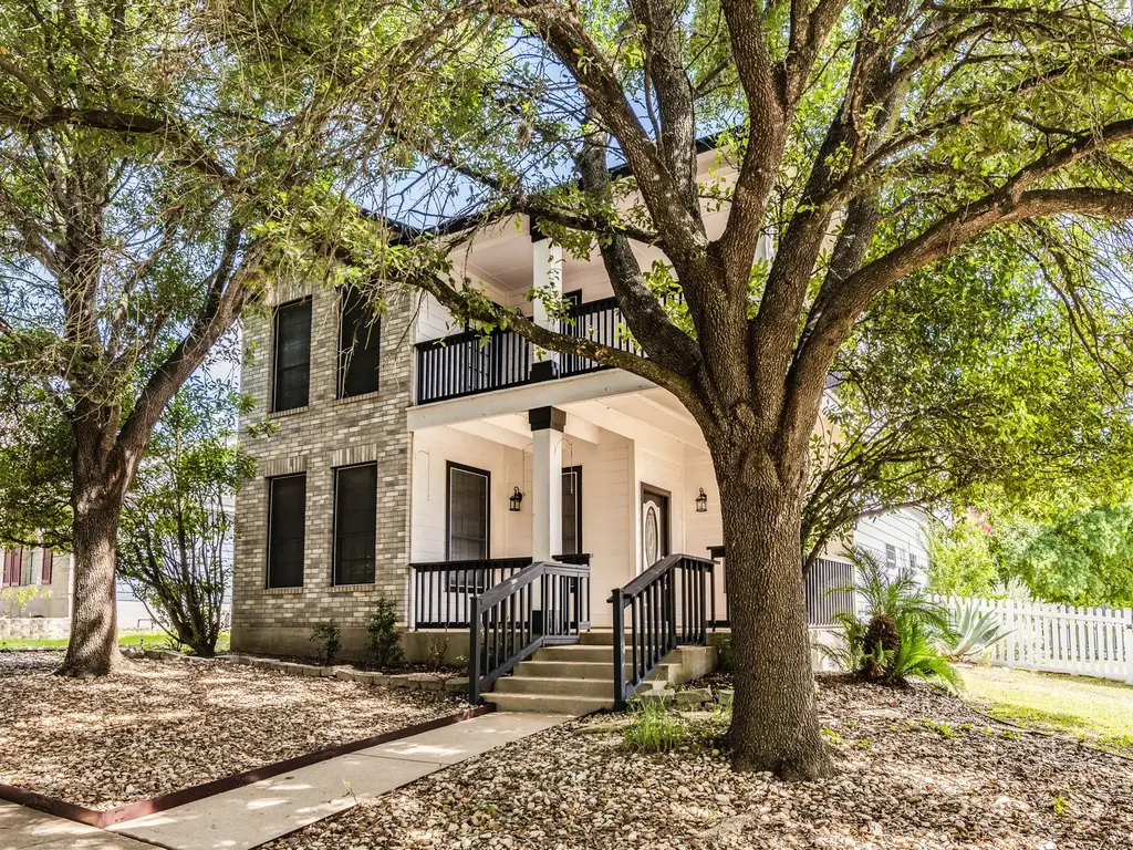 5814 Negley, Kyle