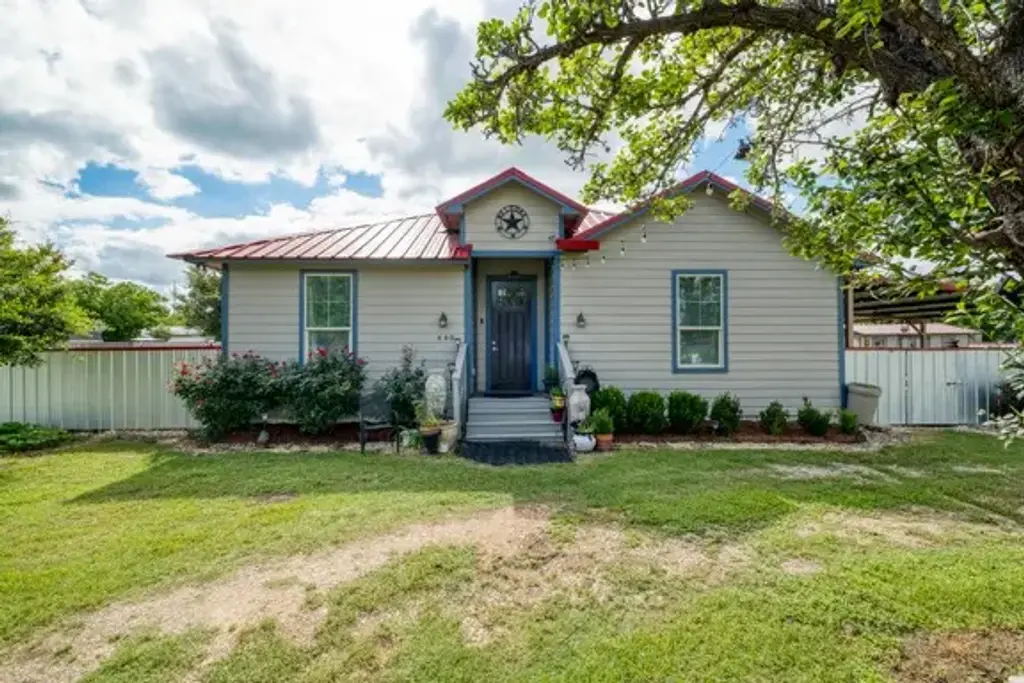 440 E Clark Street, Bartlett
