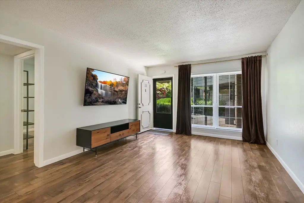 2425 Ashdale Drive 32, Austin