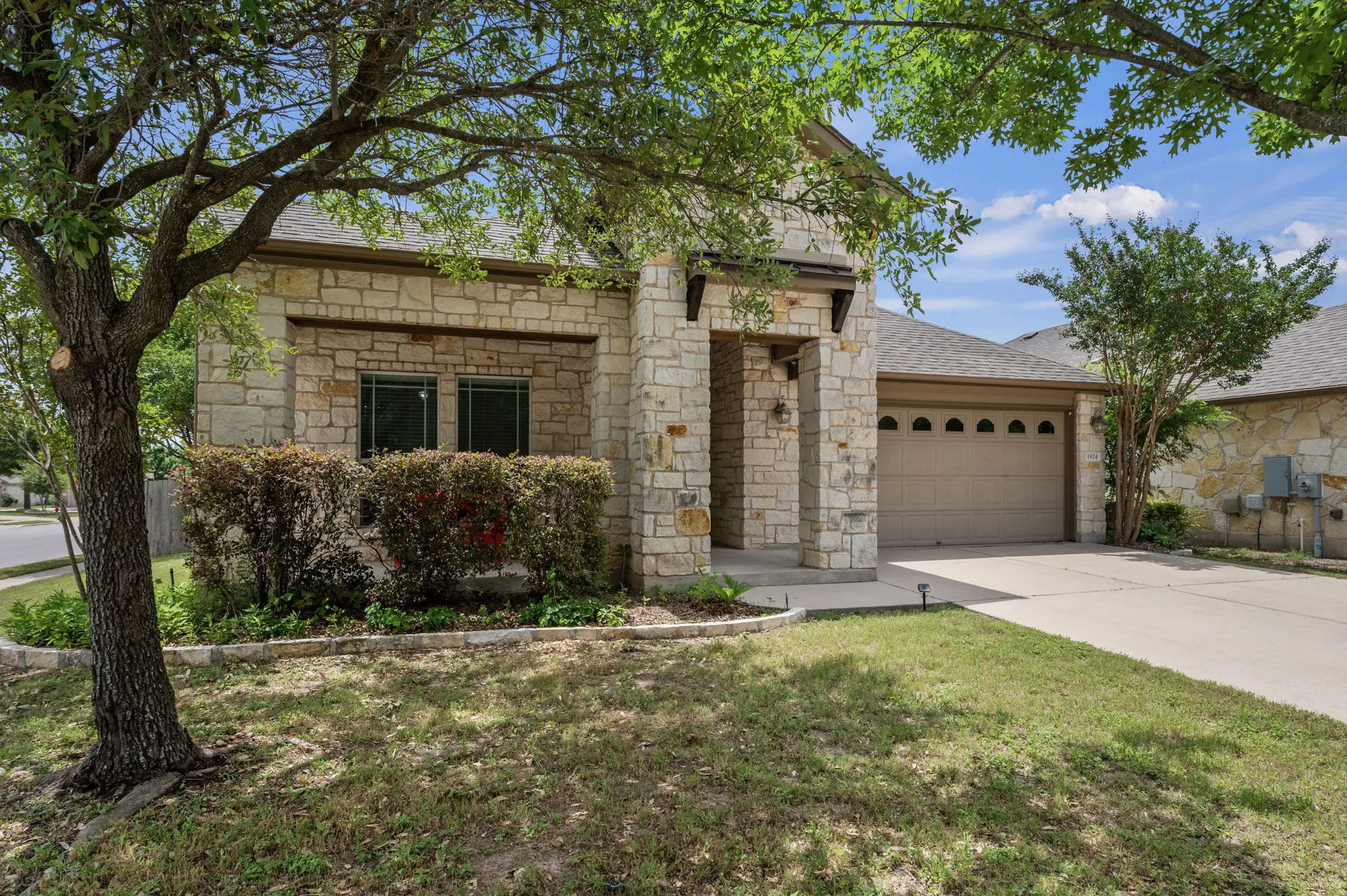 Photo of Listing #1227214