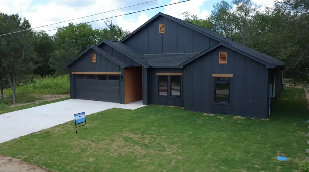 130 Waimanalo Lane, Bastrop