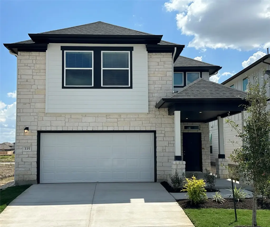 335 Young Street, Buda