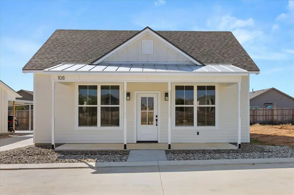 802 S Creek Street 108, Fredericksburg