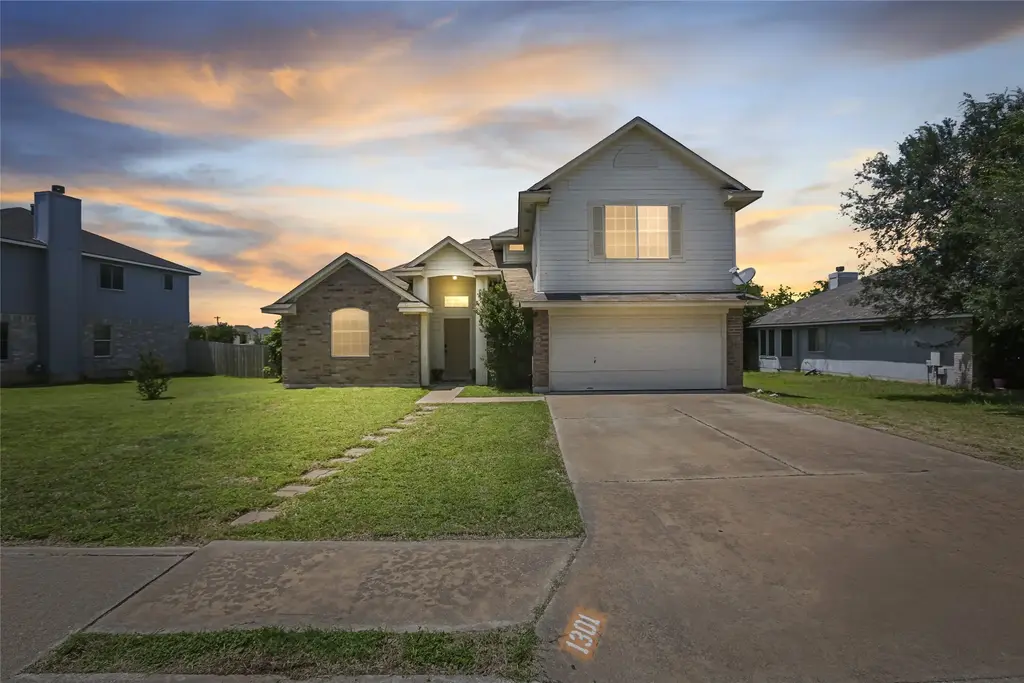 1301 Waterfall Avenue, Leander