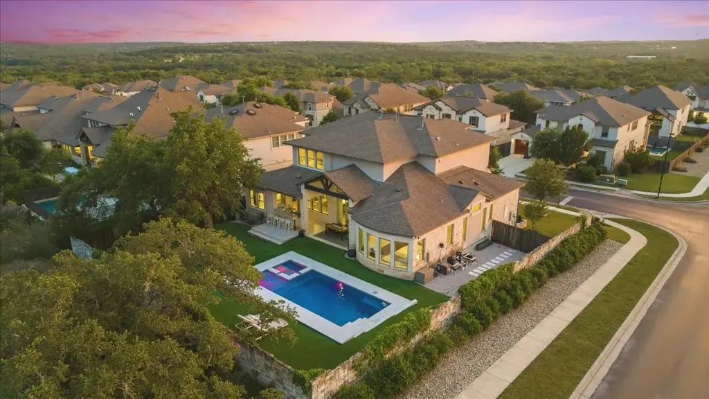 12801 Veronese Drive, Austin