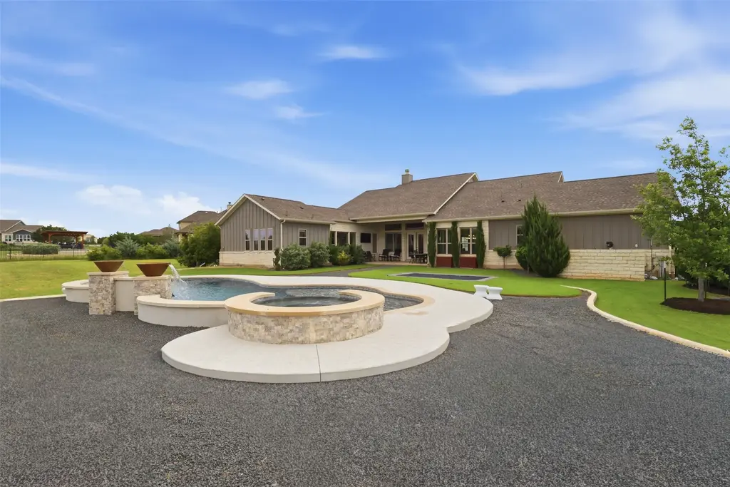 301 Wonderstruck, Liberty Hill