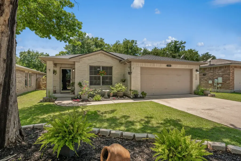 2103 Garrison Drive, Leander