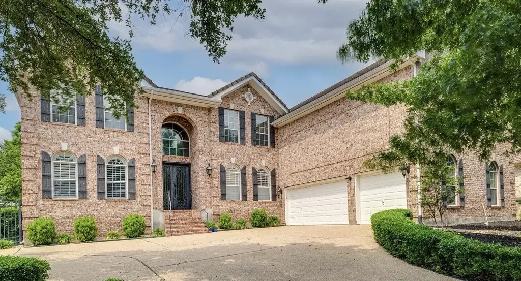 14 Torrington Lane, The Hills