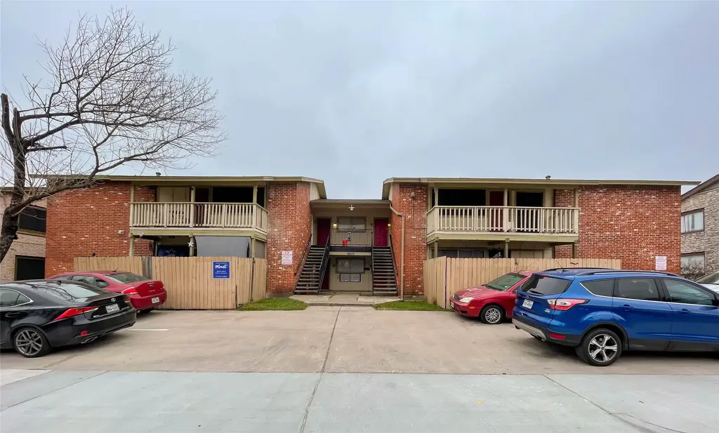 8907 Parkfield Drive 204, Austin