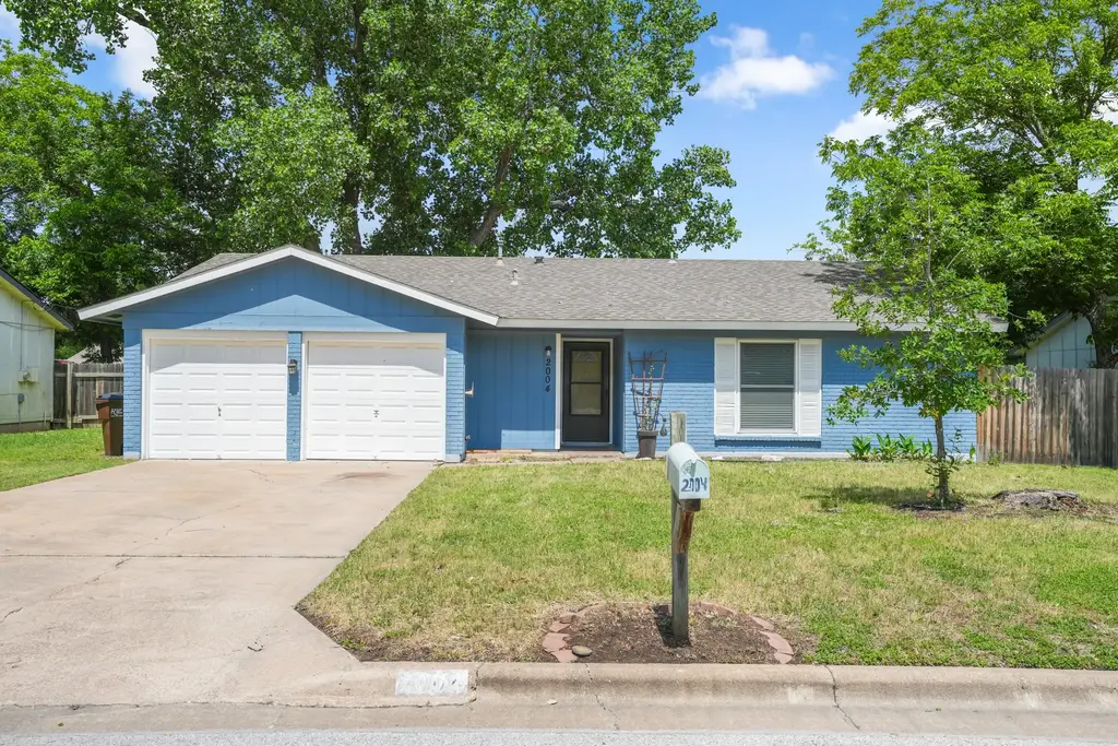 2004 Greenhill Drive, Round Rock